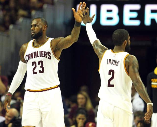 LeBron James Maç Ortasında Taraftarla Tartıştı