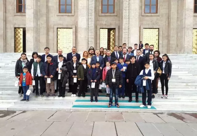 TBMM İdare Amiri Gündoğdu, Azerbaycanlı Çocuklarla Bir Araya Geldi TBMM İdare Amiri Gündoğdu, Azerbaycanlı Çocuklarla Bir Araya Geldi