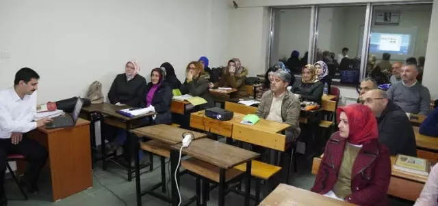 Trabzon'da Osmanlı Türkçesi Kursu Başladı Trabzon'da Osmanlı Türkçesi Kursu Başladı
