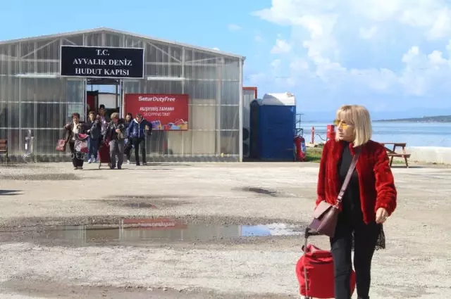 Yunan Basınının Savaş Çığırtkanlığı Midilli-Ayvalık Köprüsünü Zayıflattı