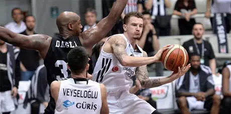Beşiktaş Sompo Japan: 58 - Sakarya Büyükşehir Belediyespor: 71