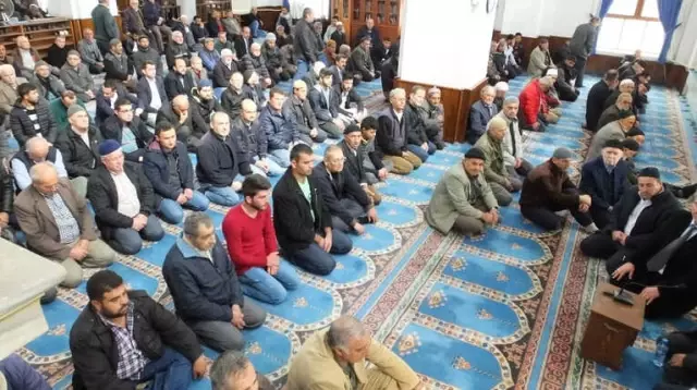 Burhaniye'de Şehitlere Vefa Burhaniye'de Şehitlere Vefa