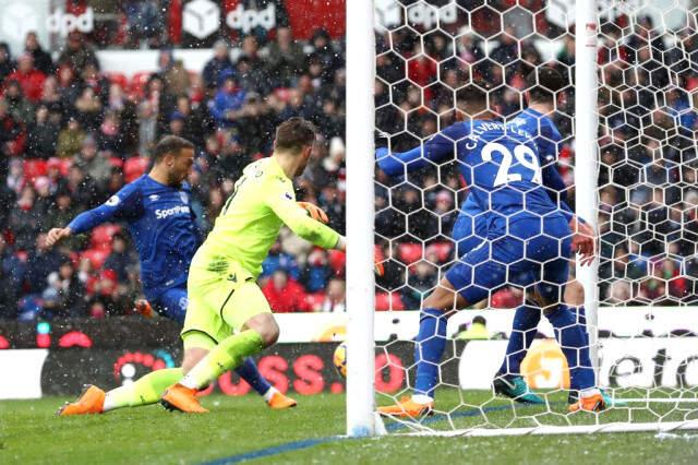 Cenk Tosun Attı, Everton Deplasmanda Kazandı