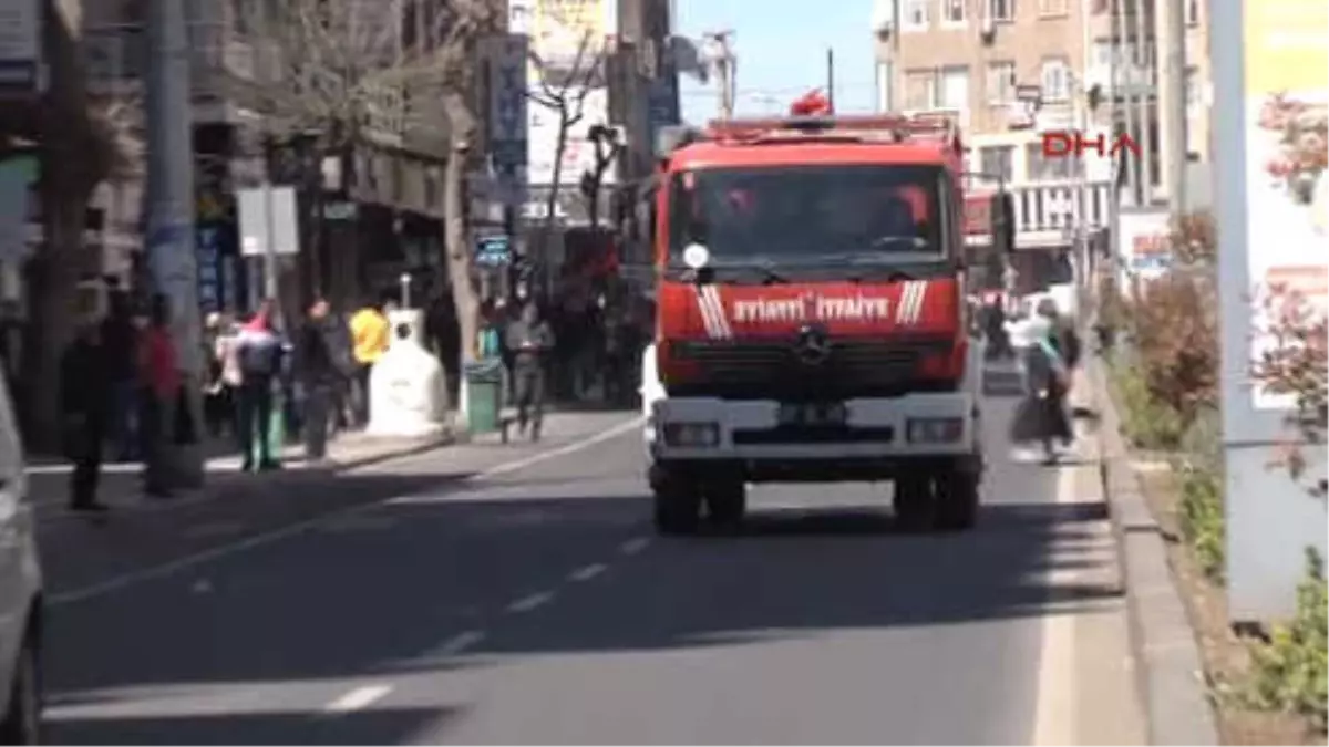 Diyarbakır'da Giyim Mağazasındaki Yangın Panik Yarattı