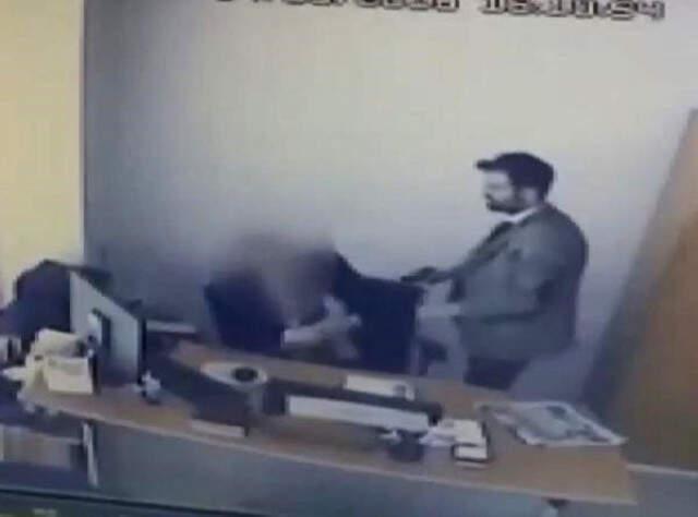Hasta gibi randevu alarak geldiler, doktoru gasp ettiler