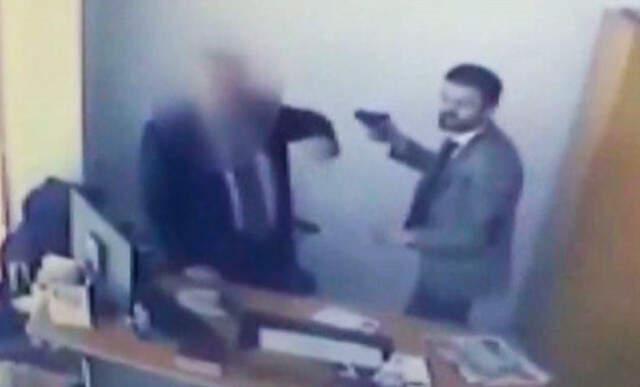 O Anlar Kamerada! Hasta Gibi Randevu Alıp Geldiler, Doktoru Tıp Bayramı'nda Gasp Ettiler