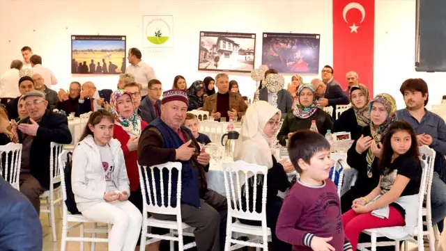 Osmangazi Belediyesinin 'Şehitleri Anma' Programı Osmangazi Belediyesinin 'Şehitleri Anma' Programı