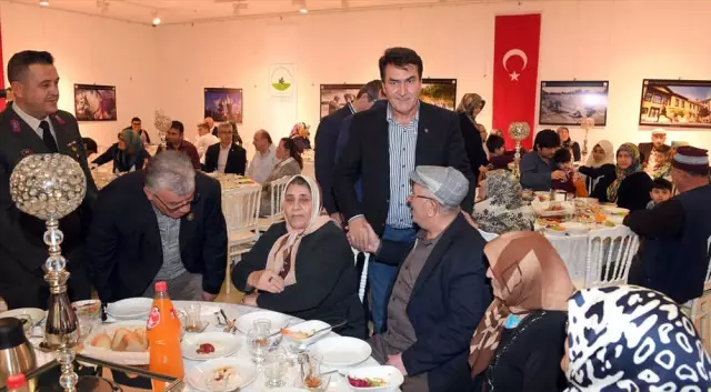 Osmangazi Belediyesinin 'Şehitleri Anma' Programı Osmangazi Belediyesinin 'Şehitleri Anma' Programı
