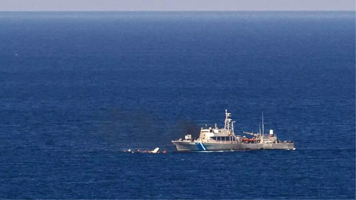 Türkiye'den Yola Çıkan Göçmen Teknesi Ege Açıklarında Battı: 14 Kişi Hayatını Kaybetti