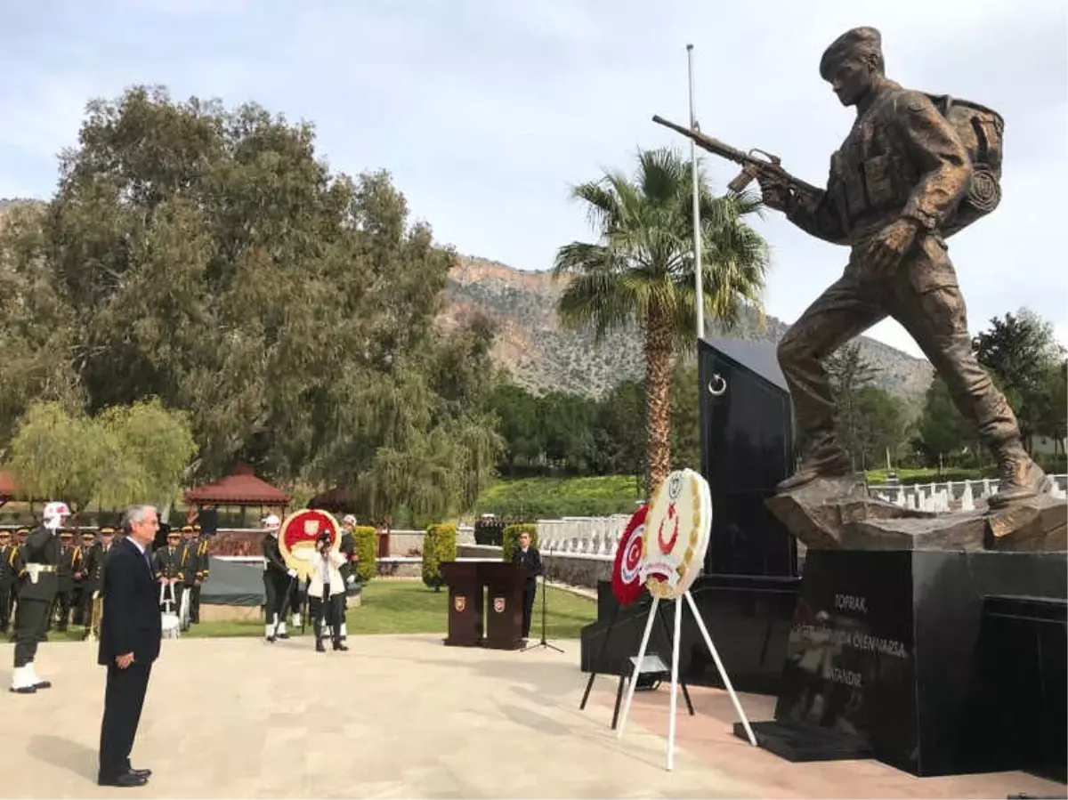 KKTC'de 18 Mart Şehitleri Anma Günü Töreni