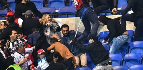 Fransız Ekibi Lyon'u Avrupa'dan Men Korkusu Sardı