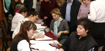 Rusya Seçimlerine Yoğun Katılım