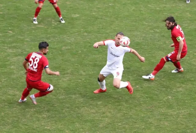Tff 2. Lig: Niğde Belediyespor: 3 - Pendikspor: 0 Tff 2. Lig: Niğde Belediyespor: 3 - Pendikspor: 0