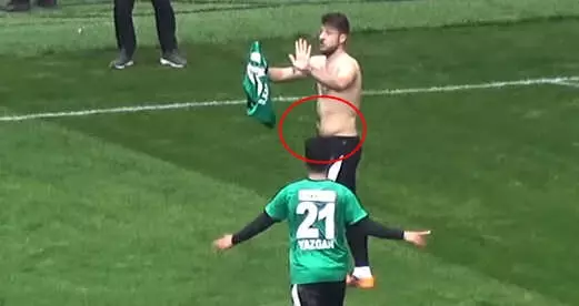 Batuhan Karadeniz'in Göbeği Görenleri Şaşkına Çevirdi