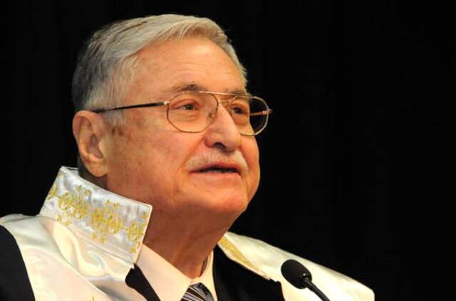 Eski Bakan Hayatını Kaybetti: Hasan Celal Güzel Kimdir? Hasan Celal Güzel'in Başarıları Nelerdir?