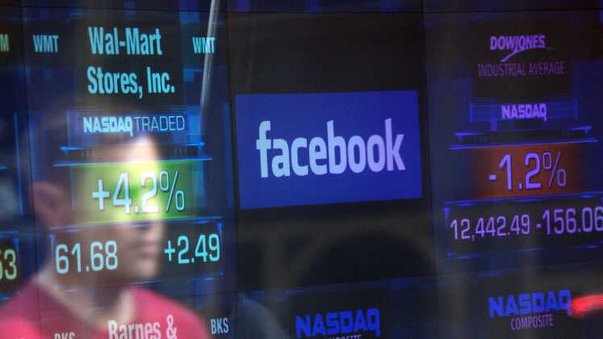 Facebook Hisseleri 'Siyasi Amaçlı Veri Satışı' İddiası Sonrası Düştü