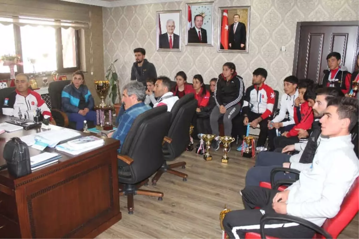 Şampiyon sporcu sevgilisi tarafından öldürüldü Şampiyon sporcu sevgilisi tarafından öldürüldü
