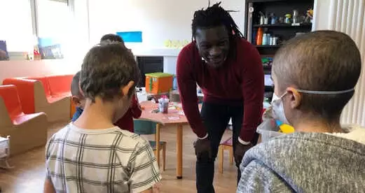 Galatasaray'ın Yıldızı Bafetimbi Gomis, Lösemili Çocukları Ziyaret Etti