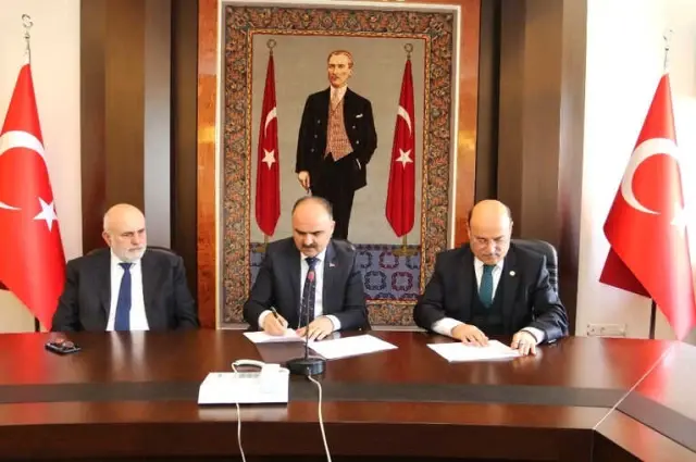 Isparta İl Özel İdaresi ile Bem Bir Sen Arasında Sosyal Denge Tazminatı Sözleşmesi İmzalandı Isparta İl Özel İdaresi ile Bem Bir Sen Arasında Sosyal Denge Tazminatı Sözleşmesi İmzalandı