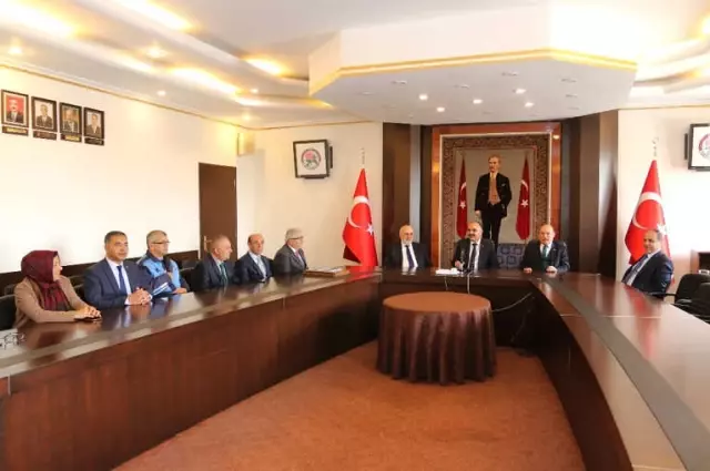 Isparta İl Özel İdaresi ile Bem Bir Sen Arasında Sosyal Denge Tazminatı Sözleşmesi İmzalandı Isparta İl Özel İdaresi ile Bem Bir Sen Arasında Sosyal Denge Tazminatı Sözleşmesi İmzalandı