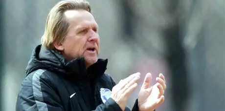 Schuster, Çin'e Gitti