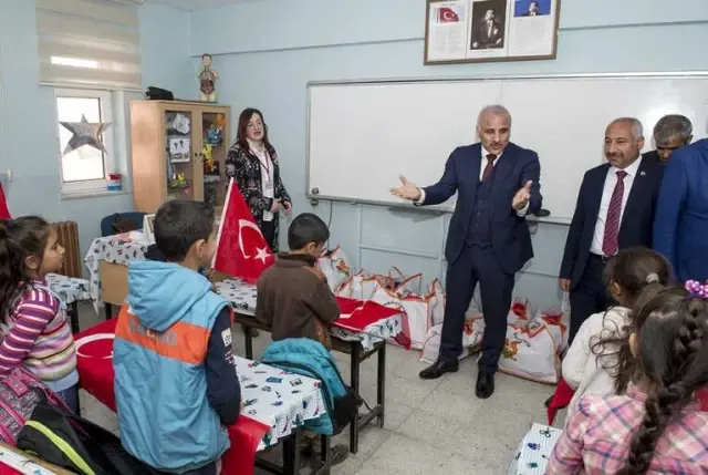 Cumhurbaşkanı Erdoğan'ın Canlı Bağlandığı Törenle Fidan Dikimi Yapıldı Cumhurbaşkanı Erdoğan'ın Canlı Bağlandığı Törenle Fidan Dikimi Yapıldı