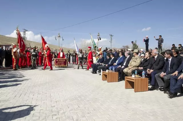 Cumhurbaşkanı Erdoğan'ın Canlı Bağlandığı Törenle Fidan Dikimi Yapıldı Cumhurbaşkanı Erdoğan'ın Canlı Bağlandığı Törenle Fidan Dikimi Yapıldı