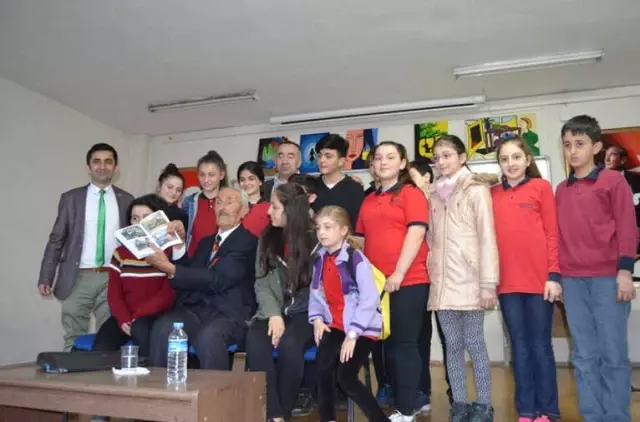 Halk Ozanı Aşık Kara Gazi Ortaokulu'nda Öğrencilerle Buluştu Halk Ozanı Aşık Kara Gazi Ortaokulu'nda Öğrencilerle Buluştu