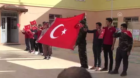 Öğrencilerden Mehmetçik'e Zeytin Ağaçlı Destek Öğrencilerden Mehmetçik'e Zeytin Ağaçlı Destek