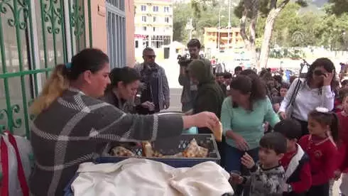 Öğrencilerden Mehmetçik'e Zeytin Ağaçlı Destek Öğrencilerden Mehmetçik'e Zeytin Ağaçlı Destek