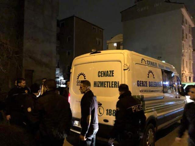 5 Çocuk Annesi Kadın Evin Garajında Kendini Asarak İntihar Etti
