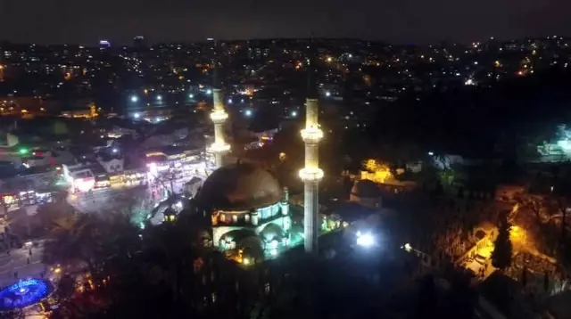 Eyüp Sultan'da Regaip Kandili Coşkusu