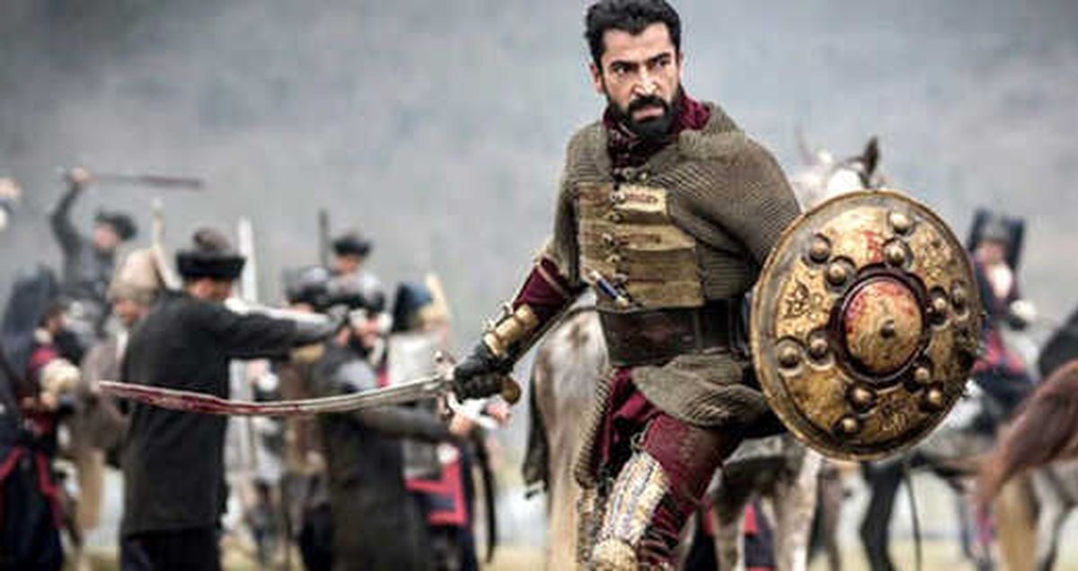 Kenan İmirzalıoğlu'ndan Güldüren Açıklama: Eşimin 20'lik Dişi Çıkıyor Galaya Ondan Gelemedi