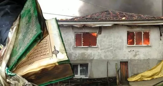 Sobadan Çıkan Yangın Evi Kül Etti, Kur'an-ı Kerim Zarar Görmedi