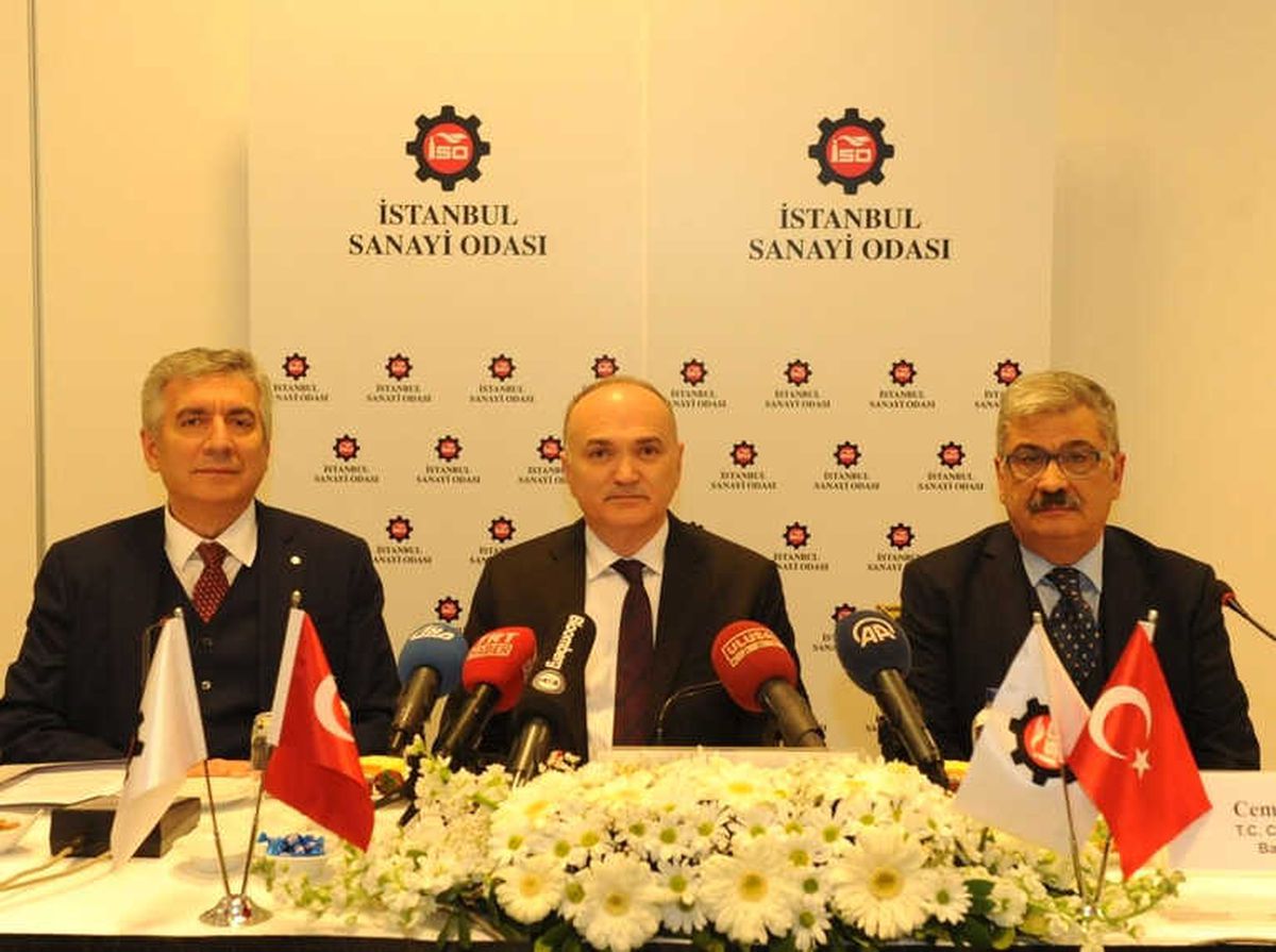 Bakan Özlü: 'Türkiye'de Üretilen Araçlardaki Yerlilik Oranını Artırmamız Gerekiyor'