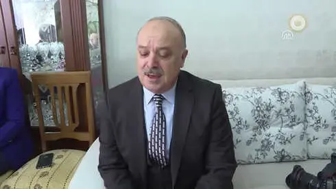 Başbakan Yıldırım'dan Şehit Ailesine Ziyaret Başbakan Yıldırım'dan Şehit Ailesine Ziyaret