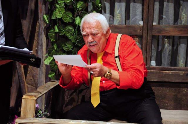 'Beni Kimse Aramıyor' Diyen Usta Oyuncu Ercüment Balakoğlu'nu Kaybettik