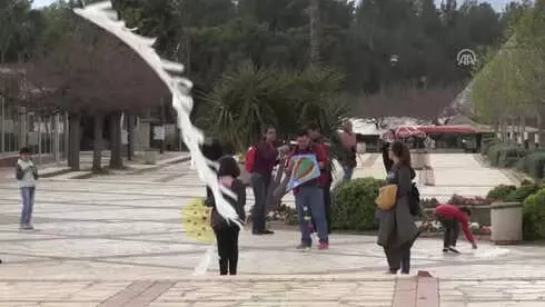 Uçurtmalar, Şehit Günak Anısına Uçuruldu Uçurtmalar, Şehit Günak Anısına Uçuruldu