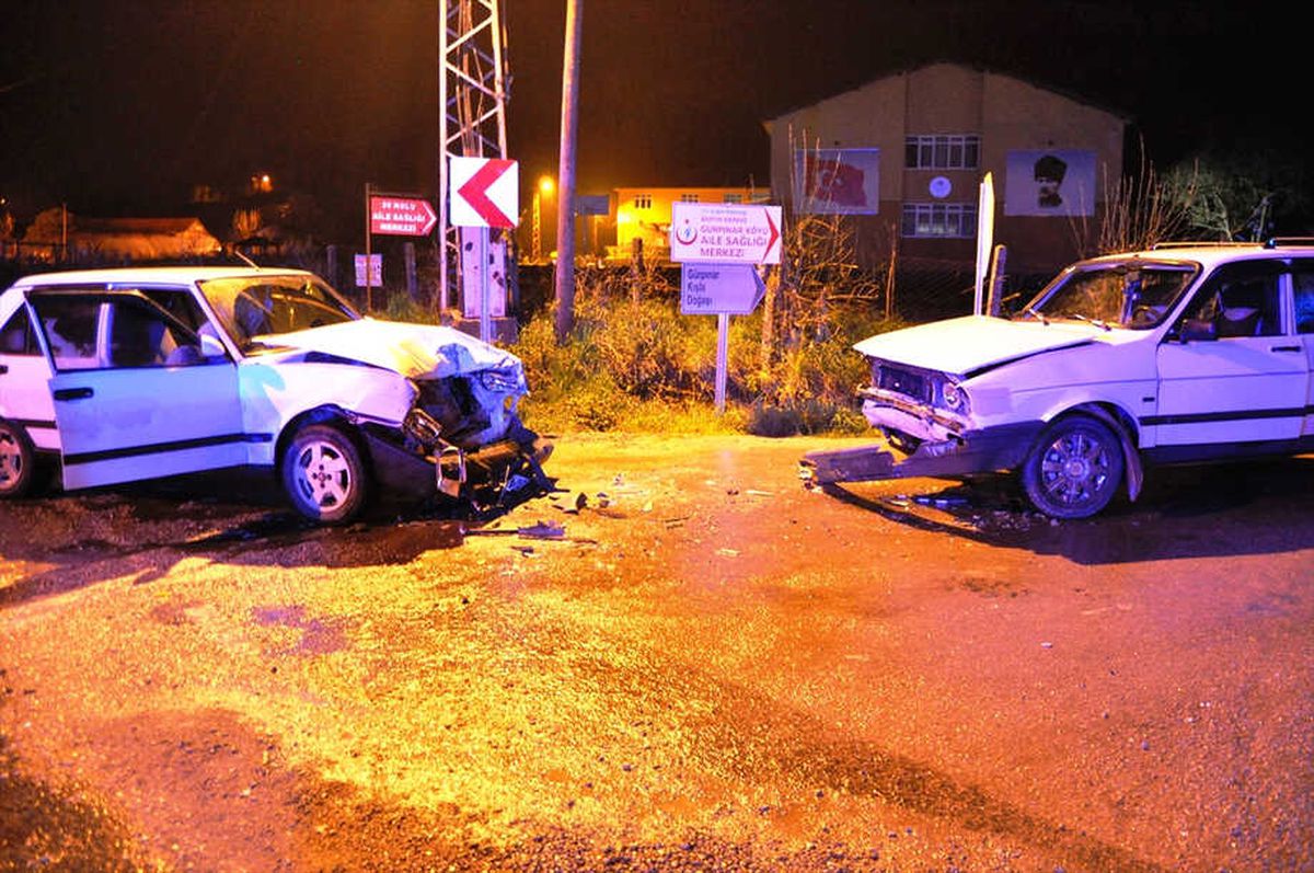 Bartın'da Trafik Kazası: 5 Yaralı