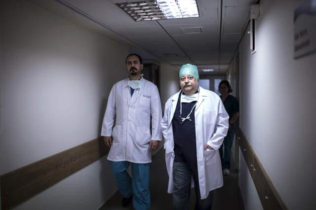 Beyin cerrahide dünyanın ilk 'robotik' ameliyatı Türkiye'den