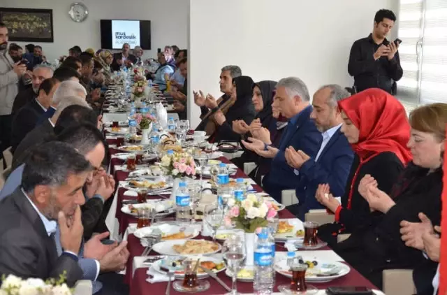 Kardeşlik Platformu Şehitler İçin Kurban Kesti Kardeşlik Platformu Şehitler İçin Kurban Kesti