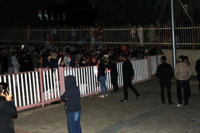 300 Öğrencinin Zehirlendiği Kız Yurdunda Eylem Yapıldı, Öğrenciler İstifa istiyor