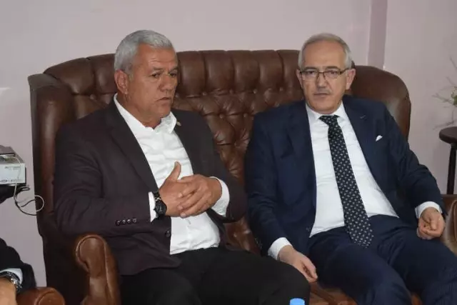 AK Parti'li Bilen: Üzüm Silah Zoruyla Yedirilecek Bir Şey Değil