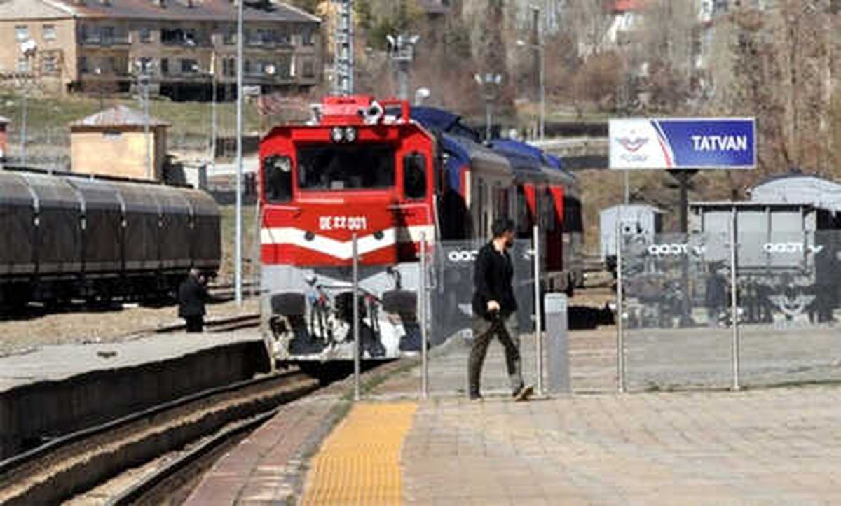 Van Gölü Ekspresi ile 5 Yıl Sonra Yolcu Taşındı