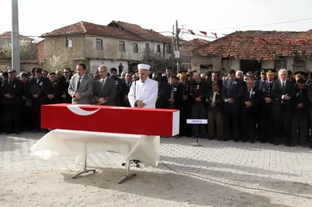 Kütahya Şehidini Son Yolculuğuna Uğurladı Kütahya Şehidini Son Yolculuğuna Uğurladı