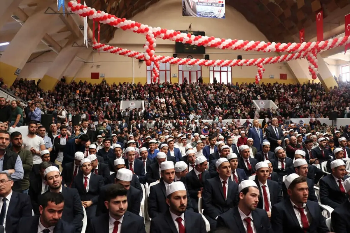 Adana'da Genç Hafızlar İcazet Aldı