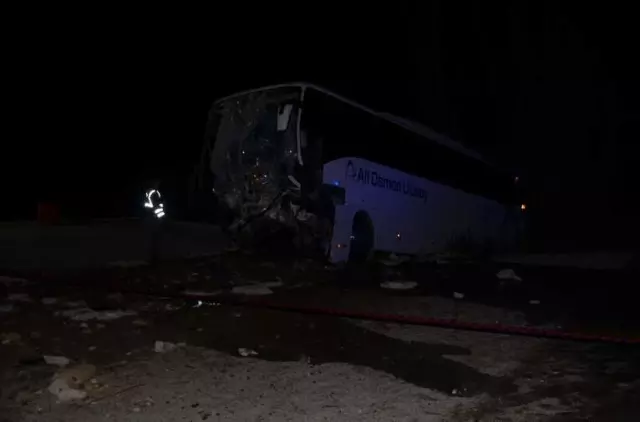 Çorum'daki Otobüs Kazasındaki Yaralananların İsimleri Belli Oldu Çorum'daki Otobüs Kazasındaki Yaralananların İsimleri Belli Oldu