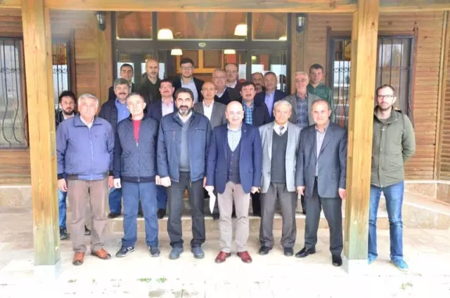Gediz Belediyesi'nden Spor Kulüplerine Destek Gediz Belediyesi'nden Spor Kulüplerine Destek