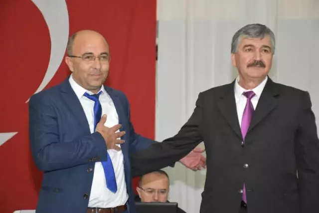 Dursunbey Şoförler Odası Başkanı Mustafa Dayı Oldu Dursunbey Şoförler Odası Başkanı Mustafa Dayı Oldu