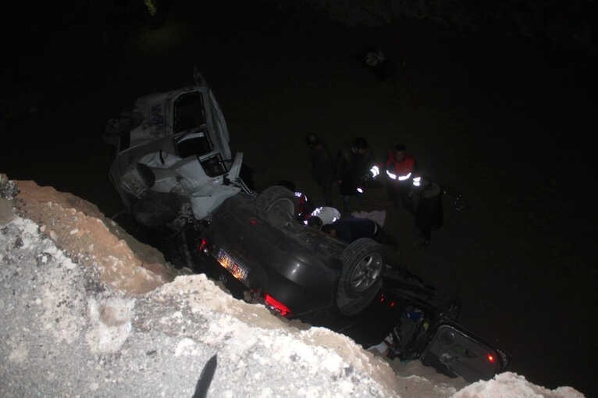 Bayburt'ta İki Araç Menfez Çukuruna Düştü: 7 Ölü, 2 Yaralı